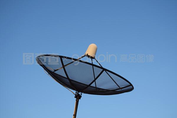 卫星天线与电子产品 晴朗天空下的网络商机